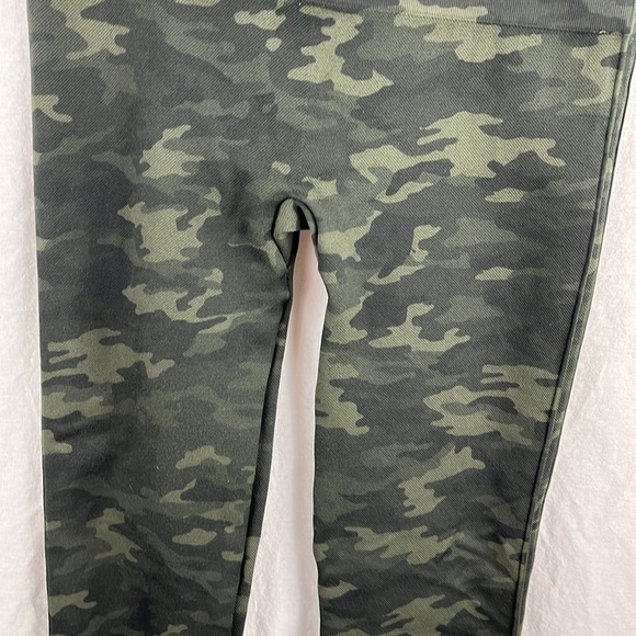 Spanx large camo seamless - Picture 3 of 6